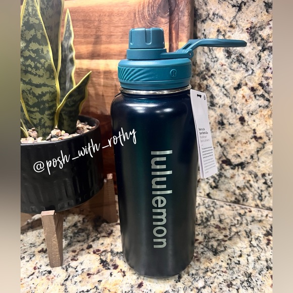 🍋 Lululemon Back To Life Sports Bottle 32 oz., *Shine, NWT - Picture 2 of 14